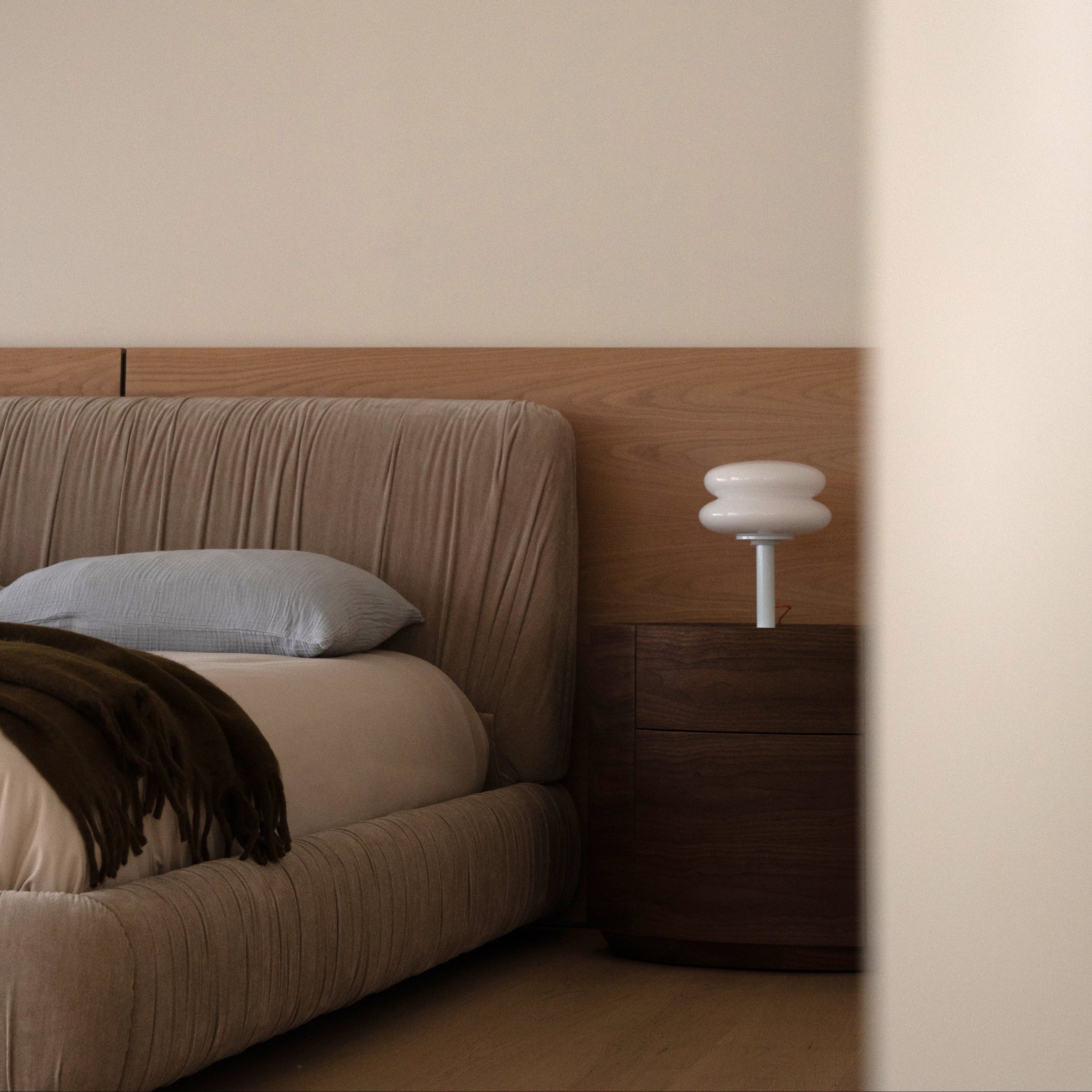 Noto Bedside