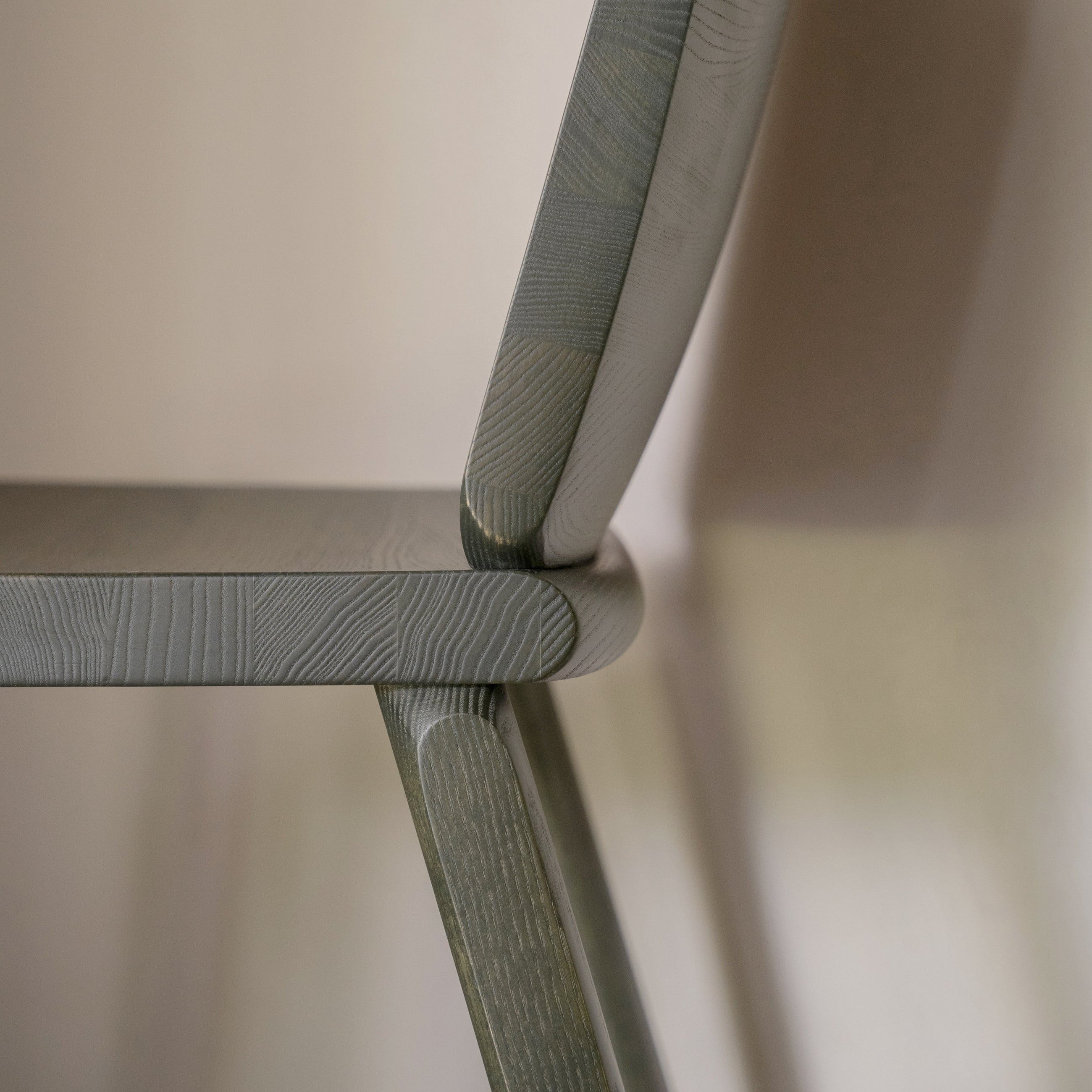 Tachi Chair