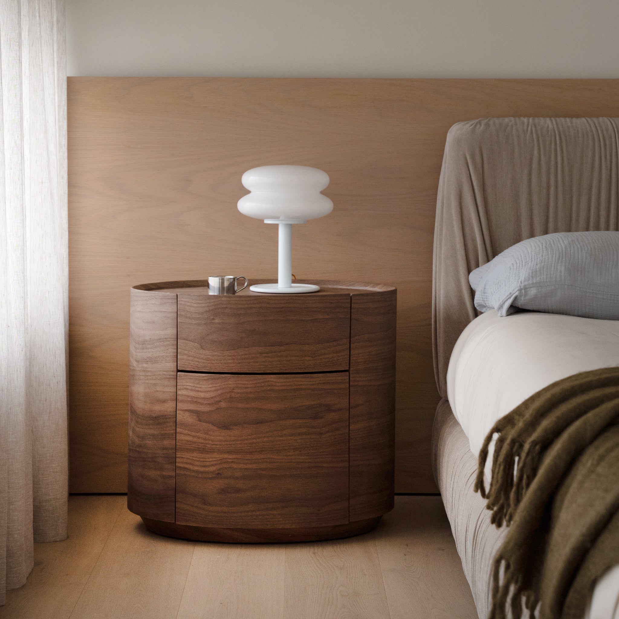 Noto Bedside