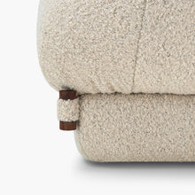 Orlo Armchair
