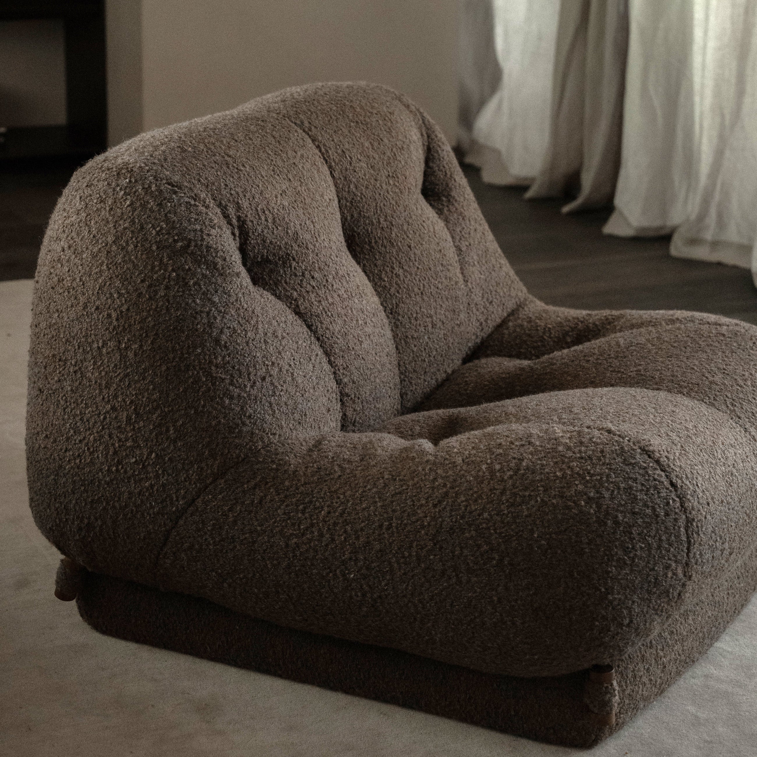 Orlo Armchair