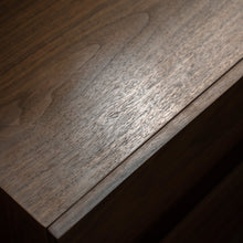 Quadro Bedside