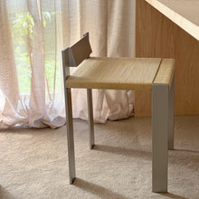 Tira Chair
