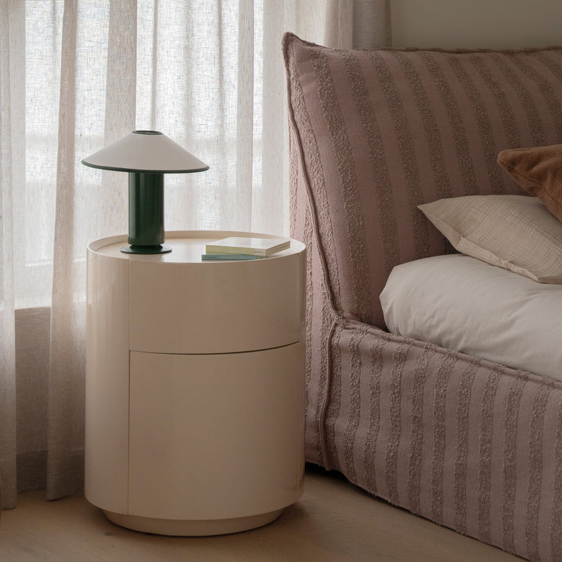 Tondo Bedside