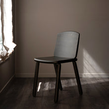 Tachi Chair