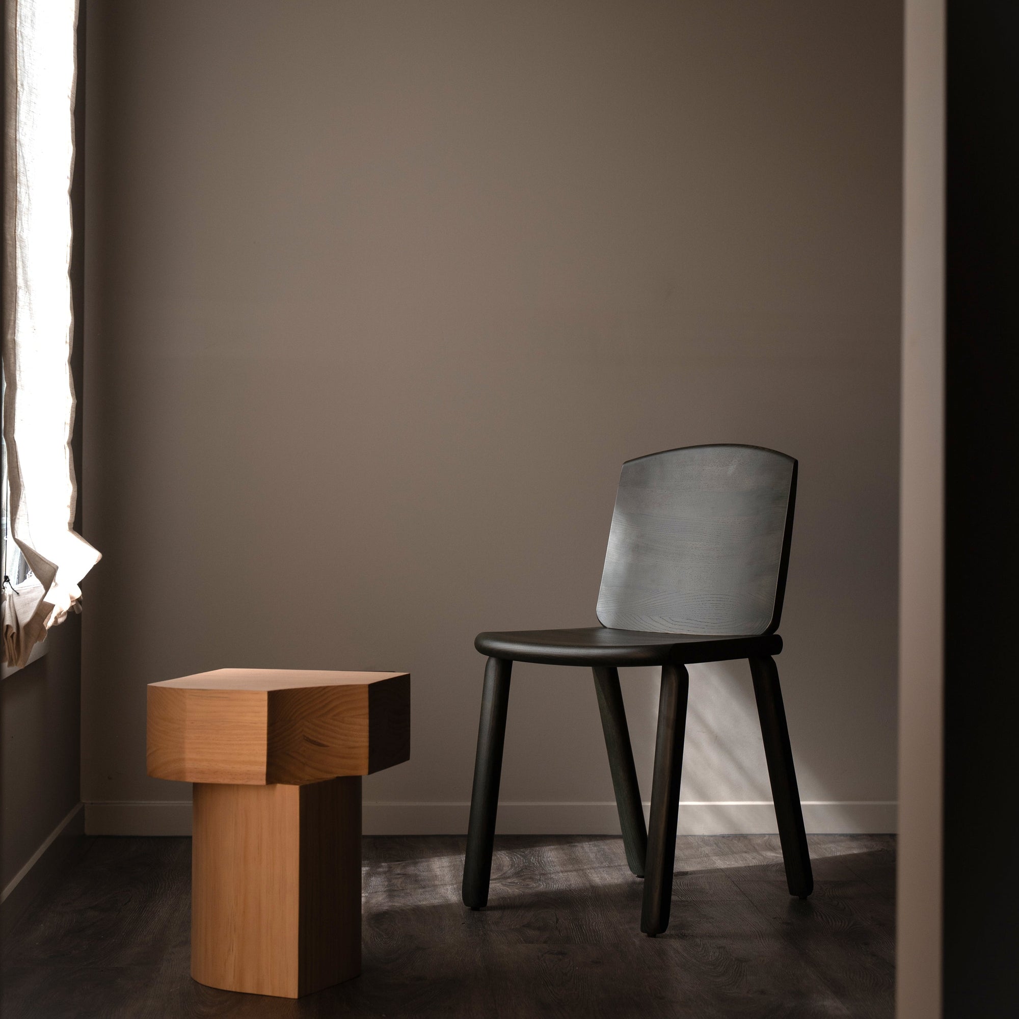 Tachi Chair