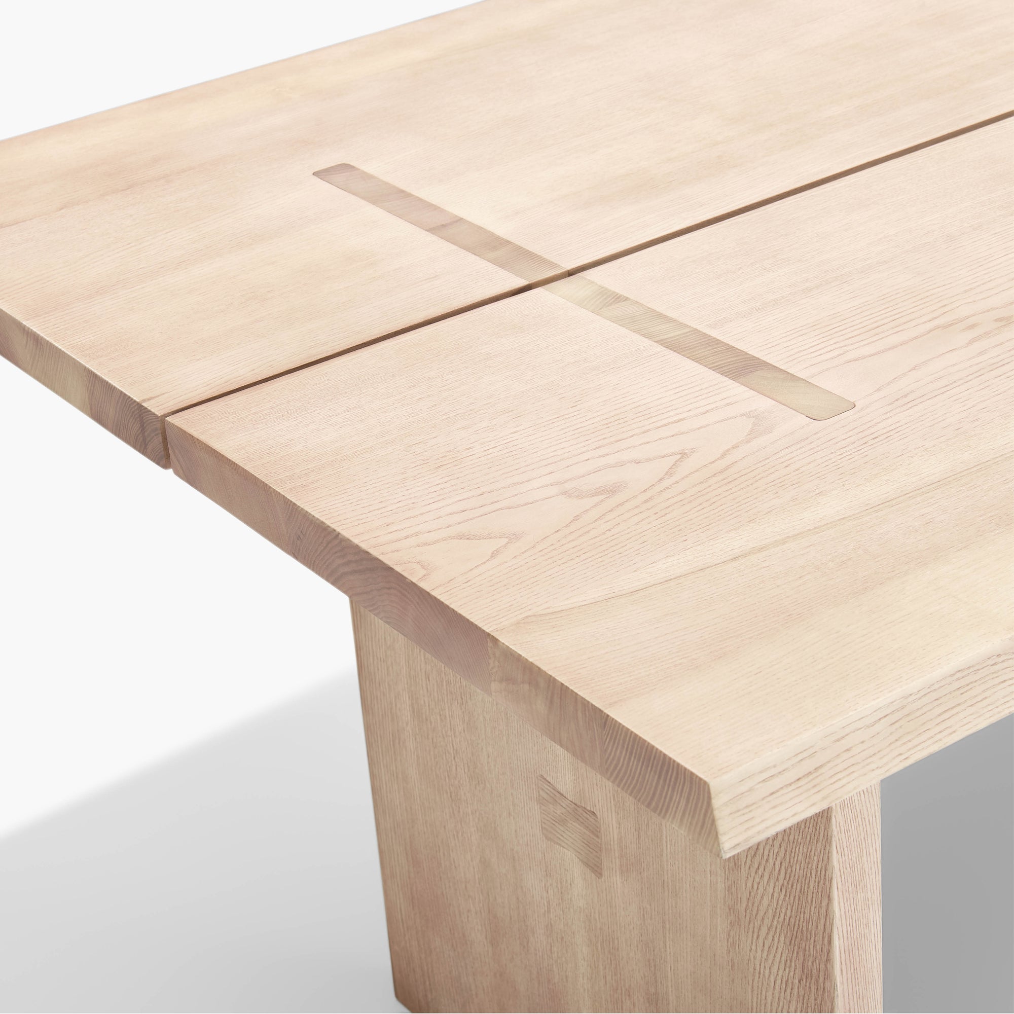 Valeo Dining Table