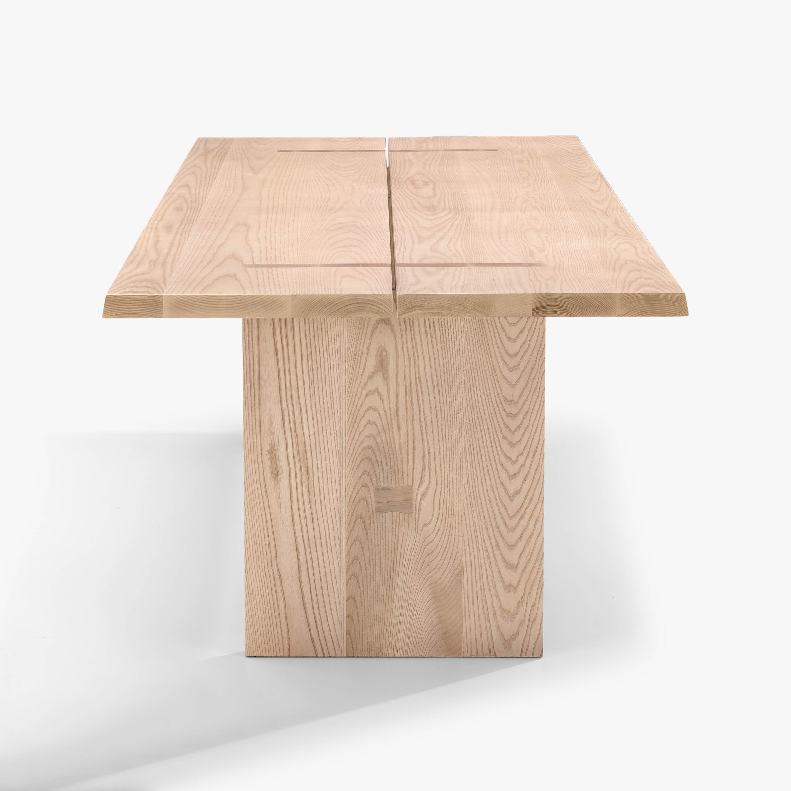 Valeo Dining Table
